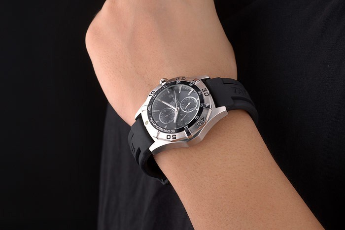 Tag Heuer Aquaracer Tachymeter Bezel cadran noir bracelet en caoutchouc noir